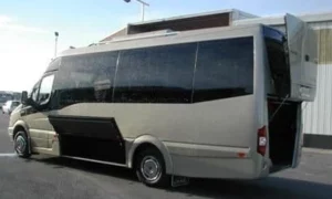 Compact 16-seater minibus for hire in Paris